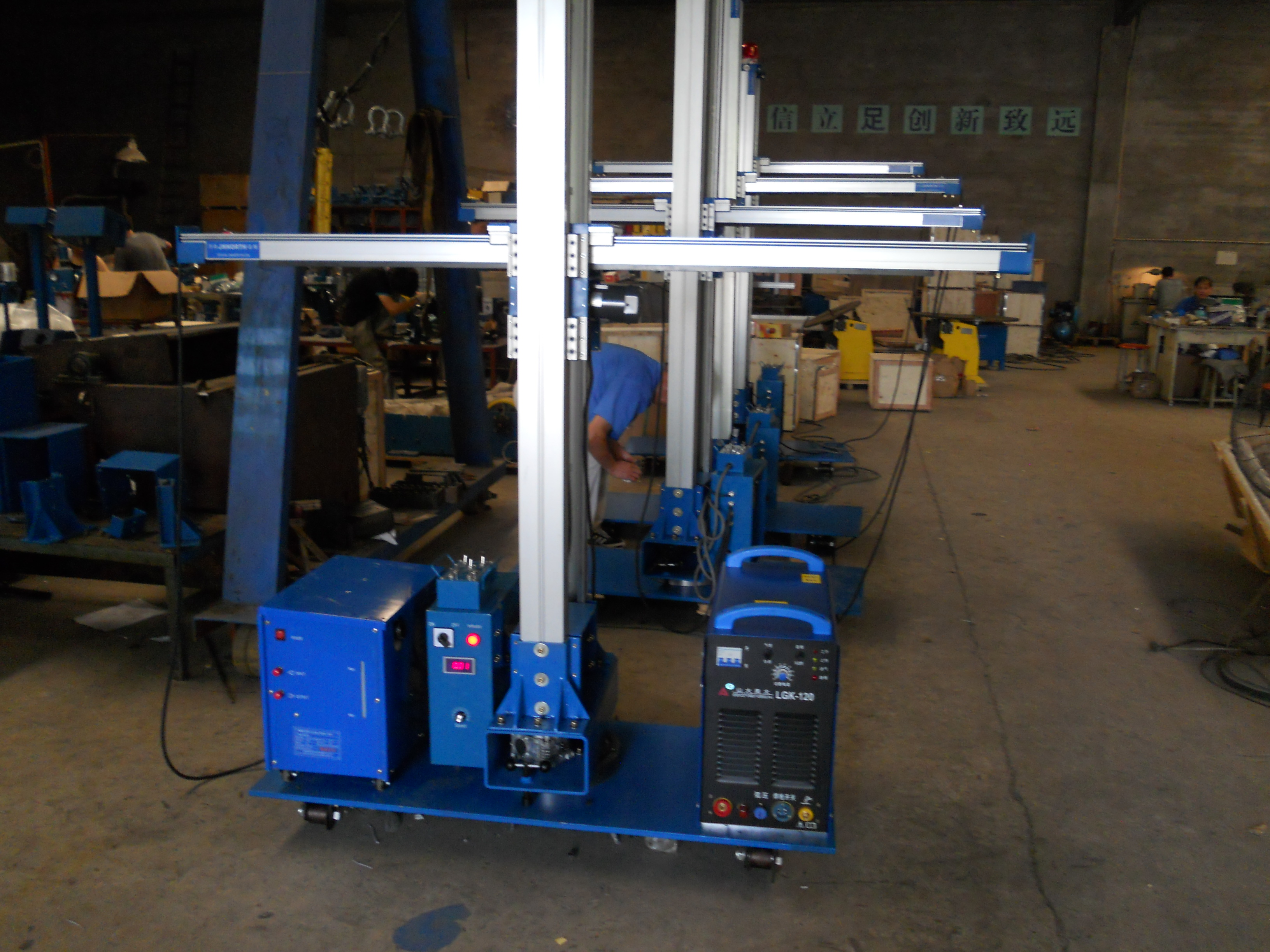 Light duty welding manipulator